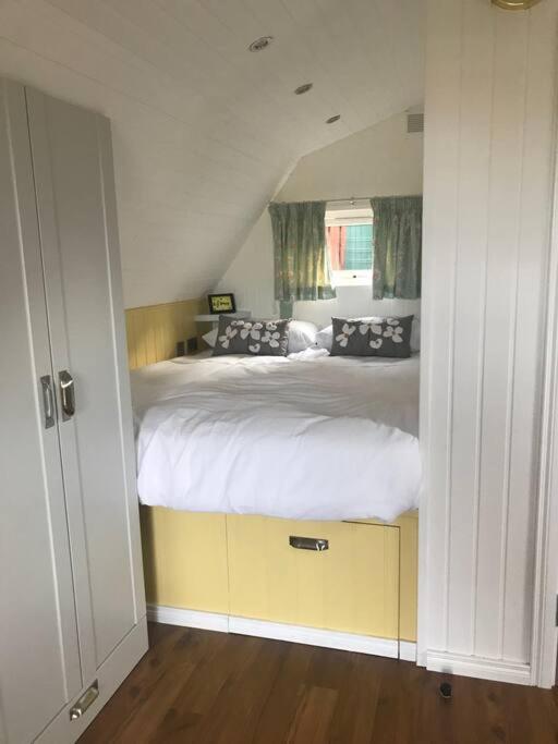 Bumble Bee Cottage Plymouth Esterno foto