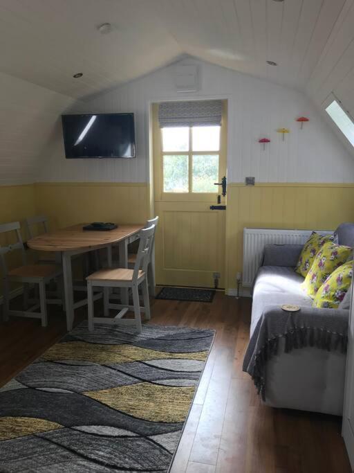 Bumble Bee Cottage Plymouth Esterno foto