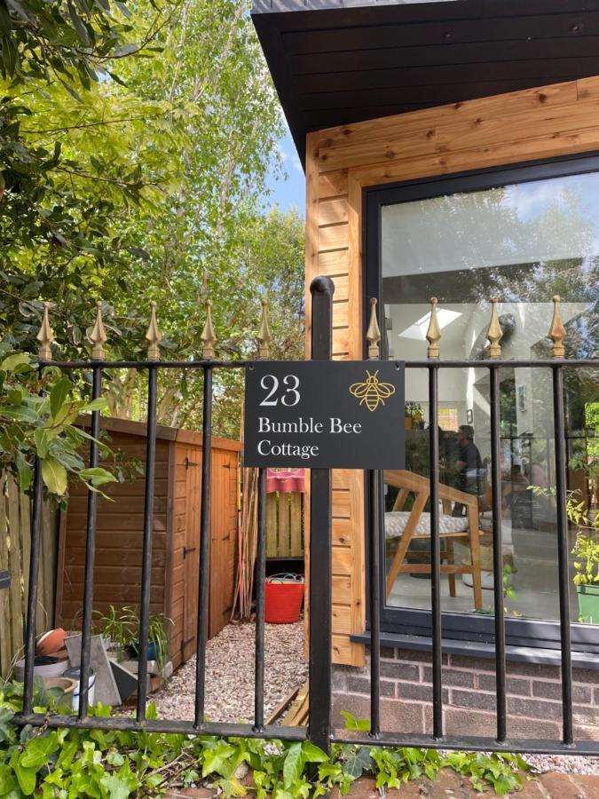 Bumble Bee Cottage Plymouth Esterno foto
